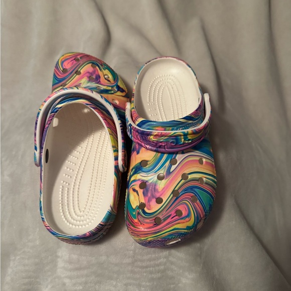 CROCS Other - CROCS Kids Water Shoes with Swirl Design